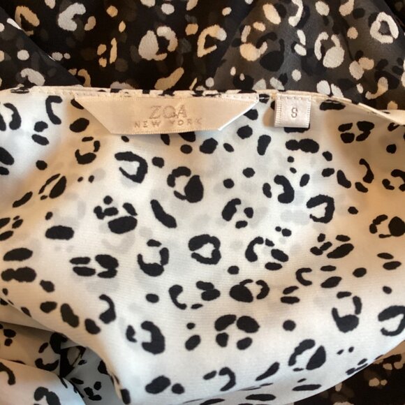 Zoa New York Womens Top Leopard Print Blouse Size 8 With Sheer Long‎ Sleeves - Picture 2 of 7